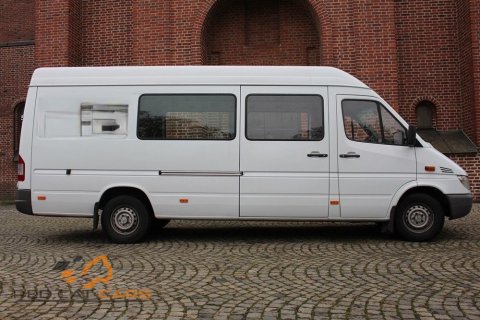 Mercedes-Benz a